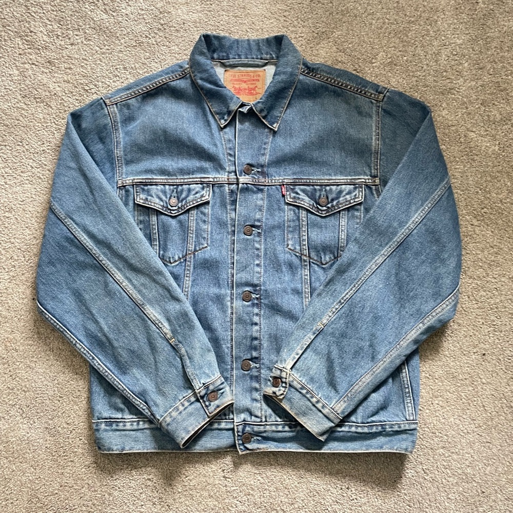 Levi’s trucker jacket
